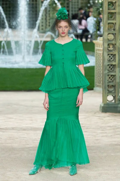Look 36